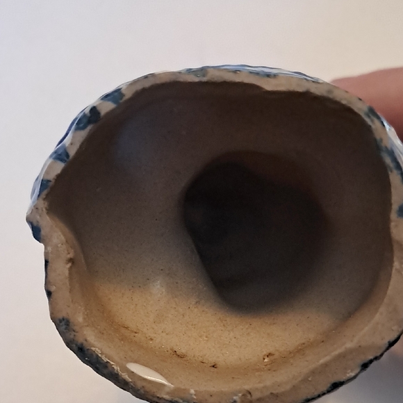 Blue and White Glazed Pottery Rabbit Figurine - Picture 7 of 7